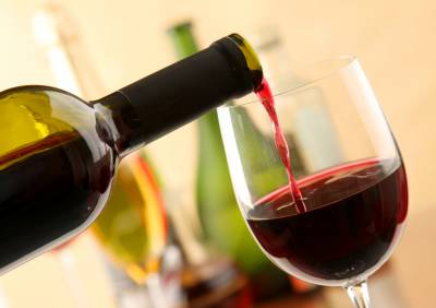 Покупка вина: как преподнести изысканный напиток в качестве подарка?