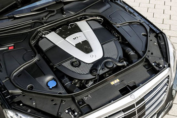 Поклонники Mercedes торжествуют: двигатель V12 останется доступным в комплектации