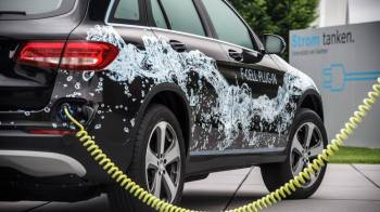 Mercedes готовит к премьере первый в мире гибридный водородный кросс