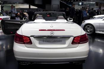 Кабриолет Mercedes-Benz E-Class нового поколения впервые замечен на тестах