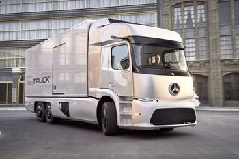 Mercedes показал полностью электрический грузовик Urban eTruck
